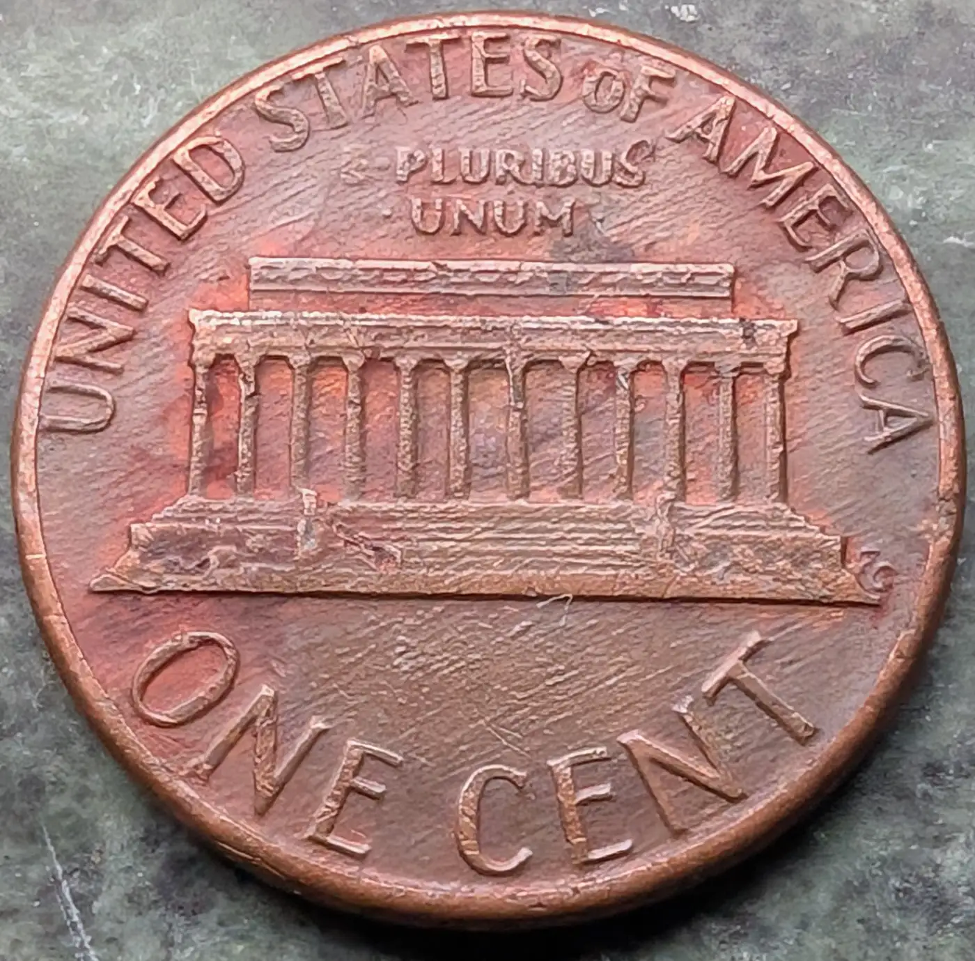 1983-D-Penny-With-Unusual-Strike-Error-On-Reverse--See-The-'S'-In-Pluribus