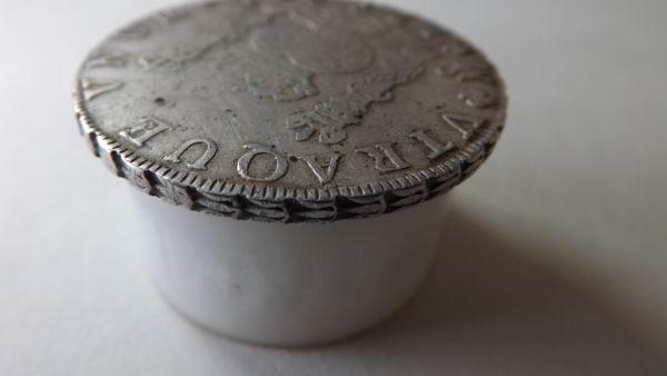Edges-Of-Milled-Pillar-Dollars