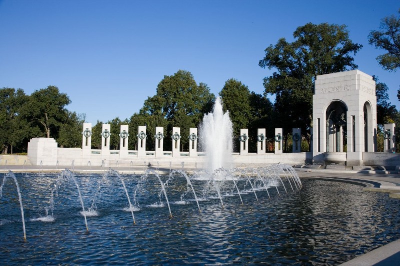 Commems-Collection-Medals:-World-War-II-National-Memorial---Washington,-DC