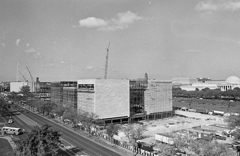 Commems-Collection-Modern:-What-If?-1970-Moon-Landing-And-National-Air-And-Space-Museum
