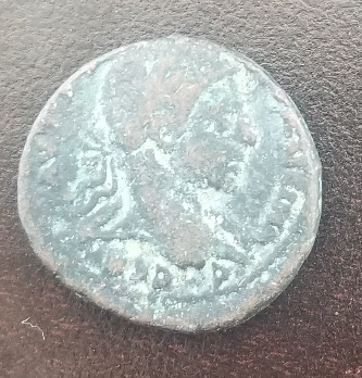 Help-Identifying---Looks-Roman-,-Not-Sure-.