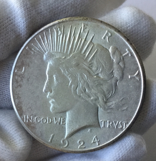 1924-S-Peace-Dollar---My-Guess-Is-Au...trying-To-Learn