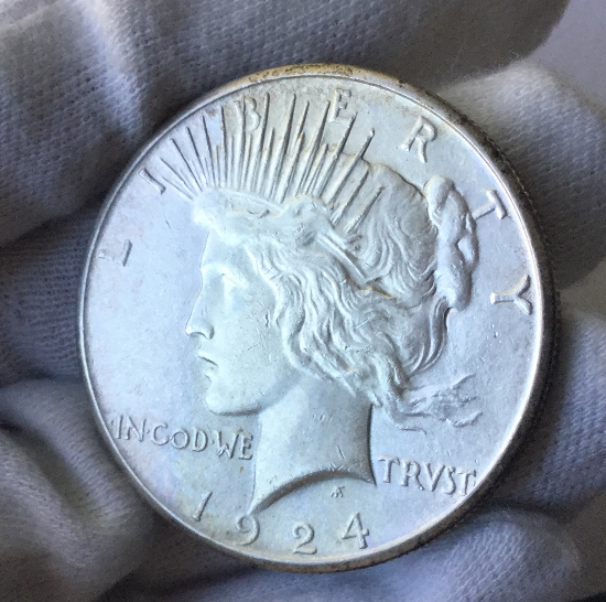 1924-S-Peace-Dollar---My-Guess-Is-Au...trying-To-Learn