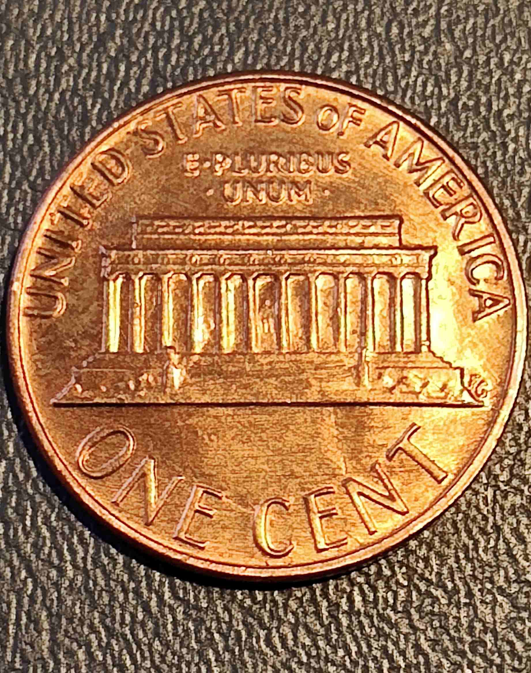 Can-Someone-Tell-Me-What-Is-Wrong-With-This-1983-Lincoln-Cent-?