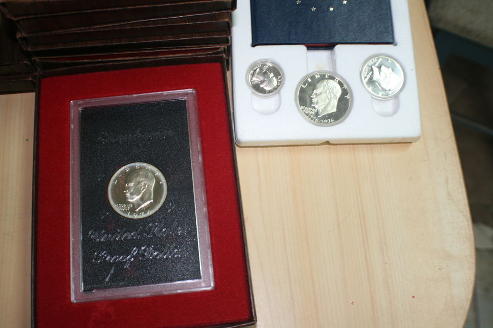 Brown-Box-Ike-Dollars-,-Look