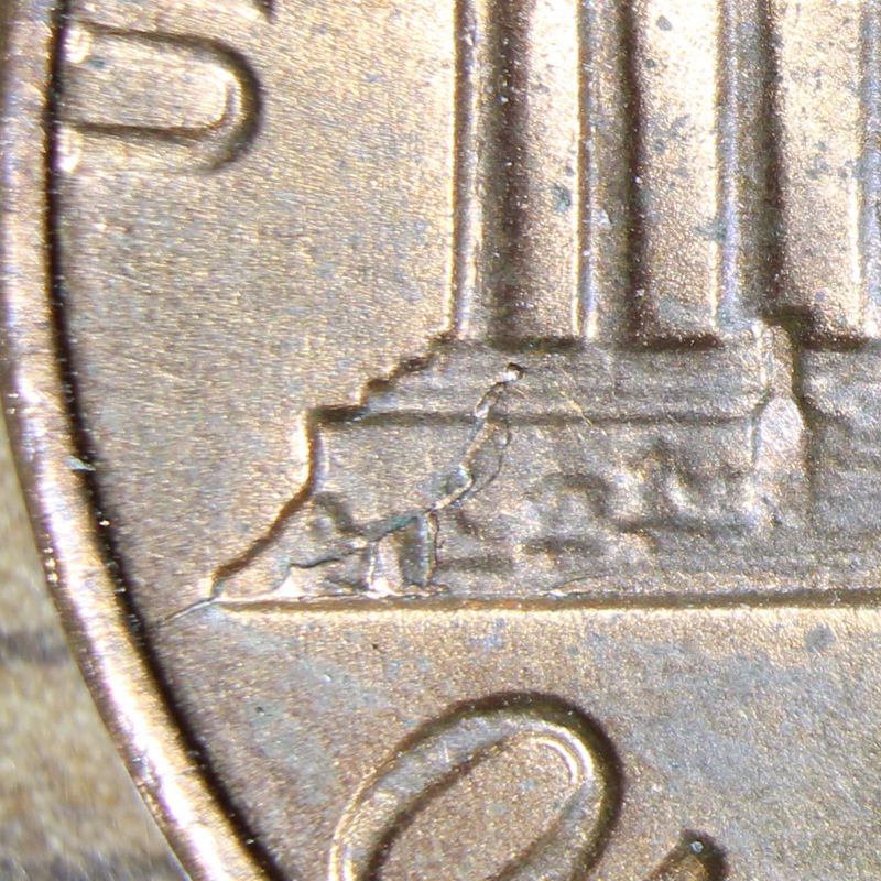 1983-Lincoln-Cent-Reverse-Die-Break