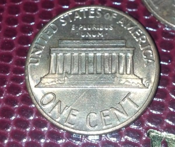 1984-Cent-Extra-Leg-On-N-And-Die-Break
