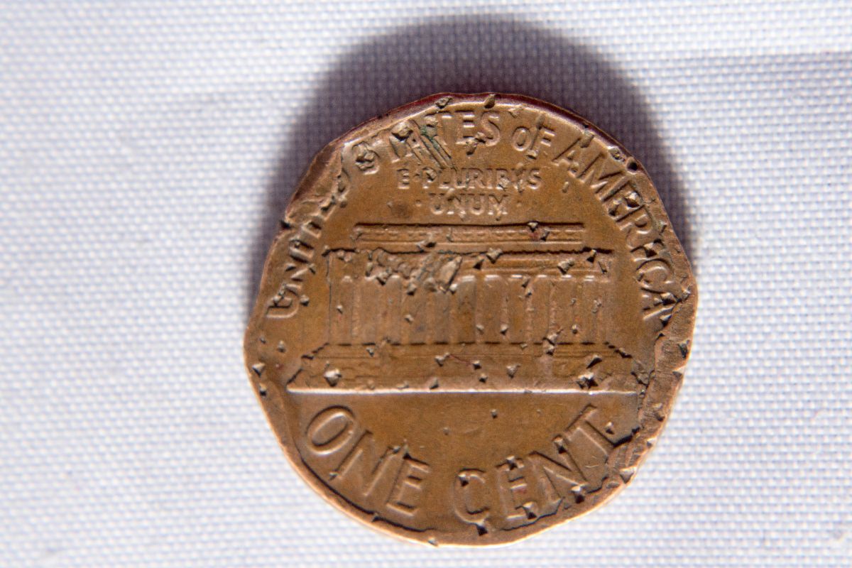 Lincoln-Cent.-Not-Sure-If-Damaged-Or-Error.-Please-Help!!