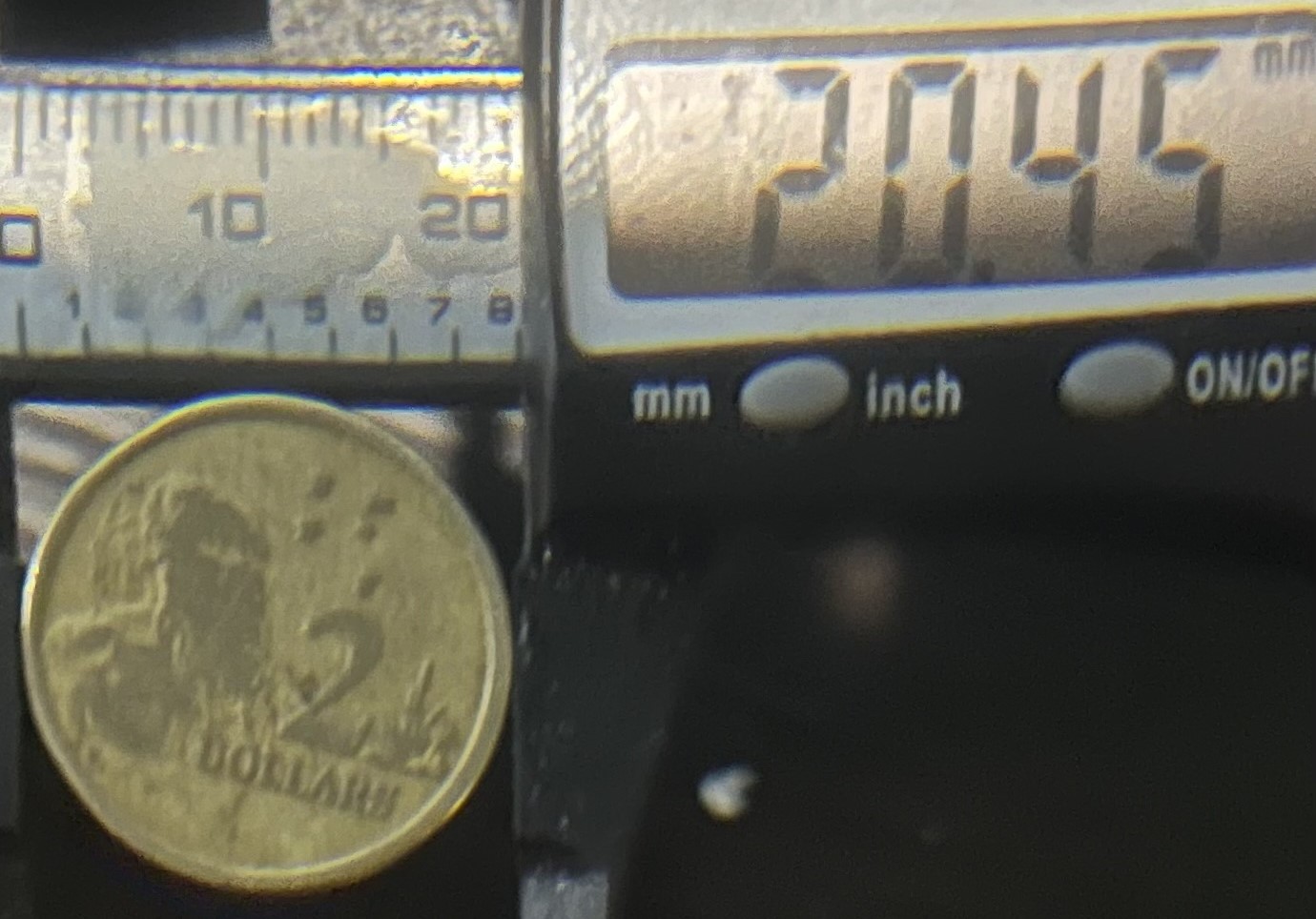Australian-$2-Coin-2009-Faceless-Aborigine-Error?