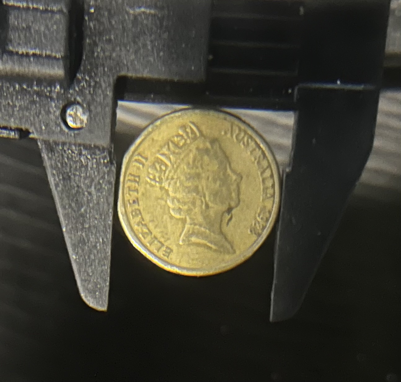 Australian-$2-Coin-2009-Faceless-Aborigine-Error?