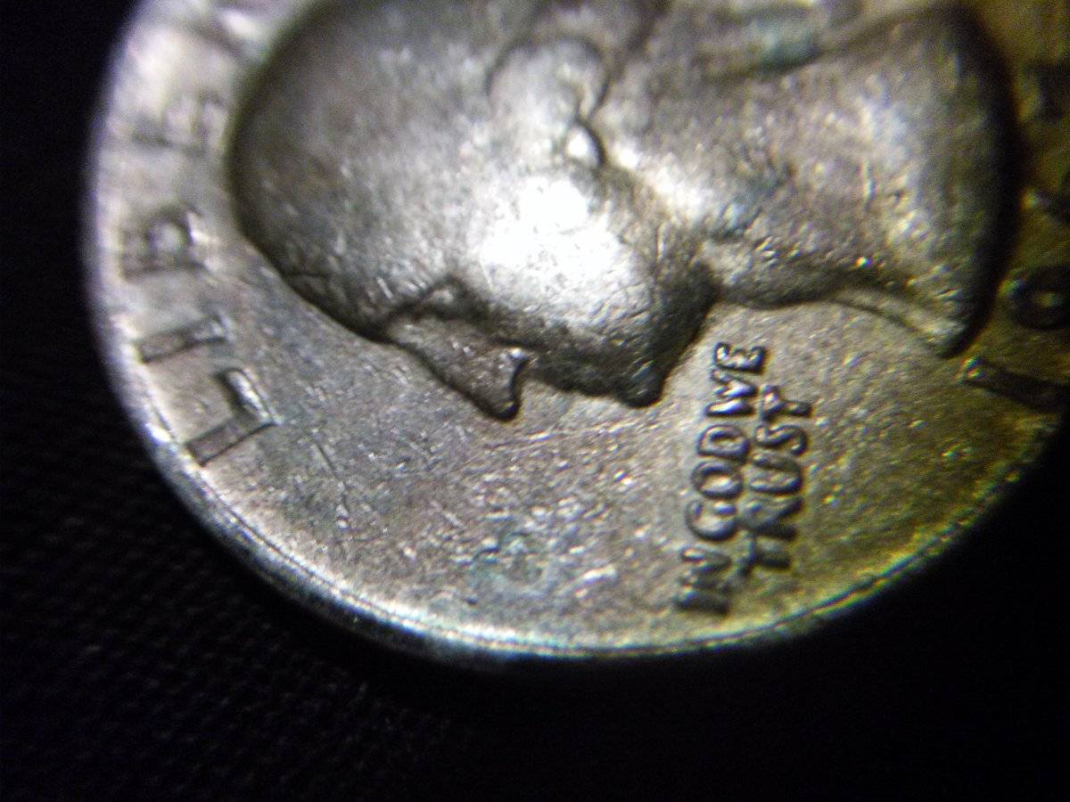 Very-Interesting-1967-Gold-Toned-Quarter