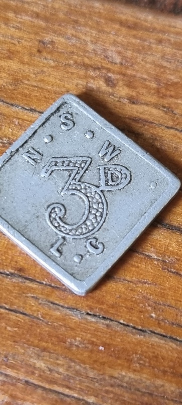 New-South-Wales-,-Aluminium-Square-3-Pence--Token