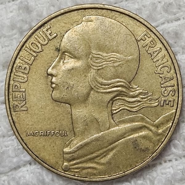 Show-Your-Coins-With-Fruit.