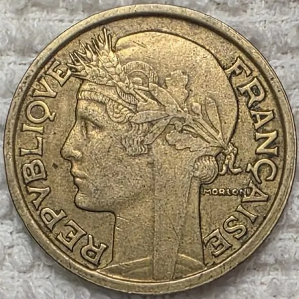 Post-Your-Coins-With-Hats