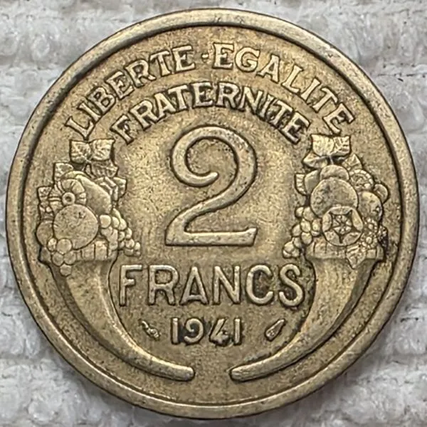 Post-Your-Coins-With-Hats