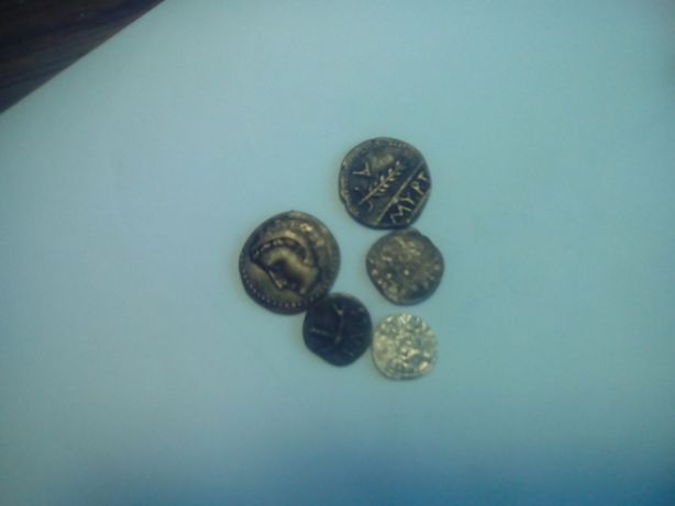 Help-In-Identify-The-2-Big-Coins