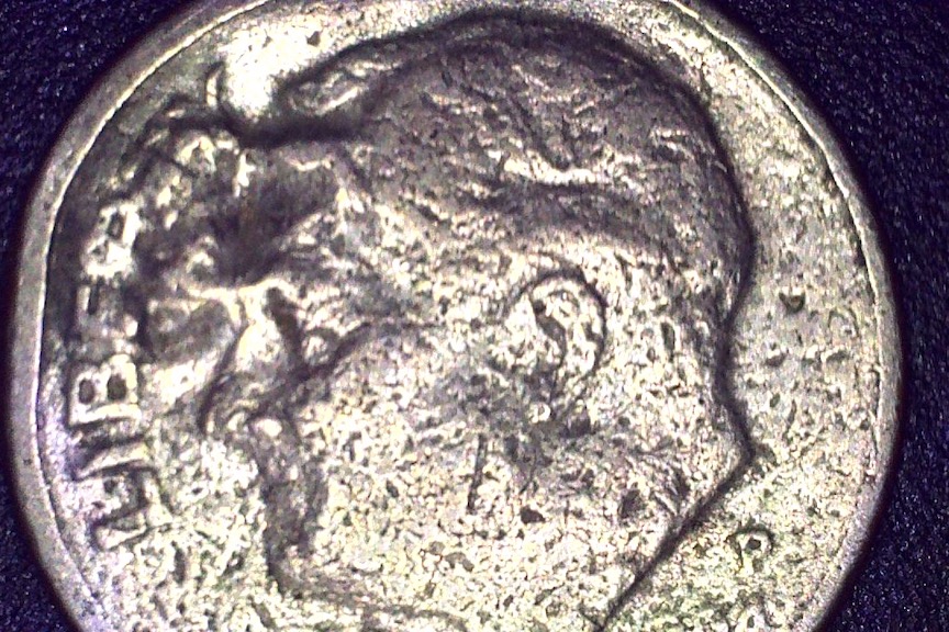 2004-P-Dime-With-Some-Kind-Of-Deformity-?-Need-Help-On-This-One