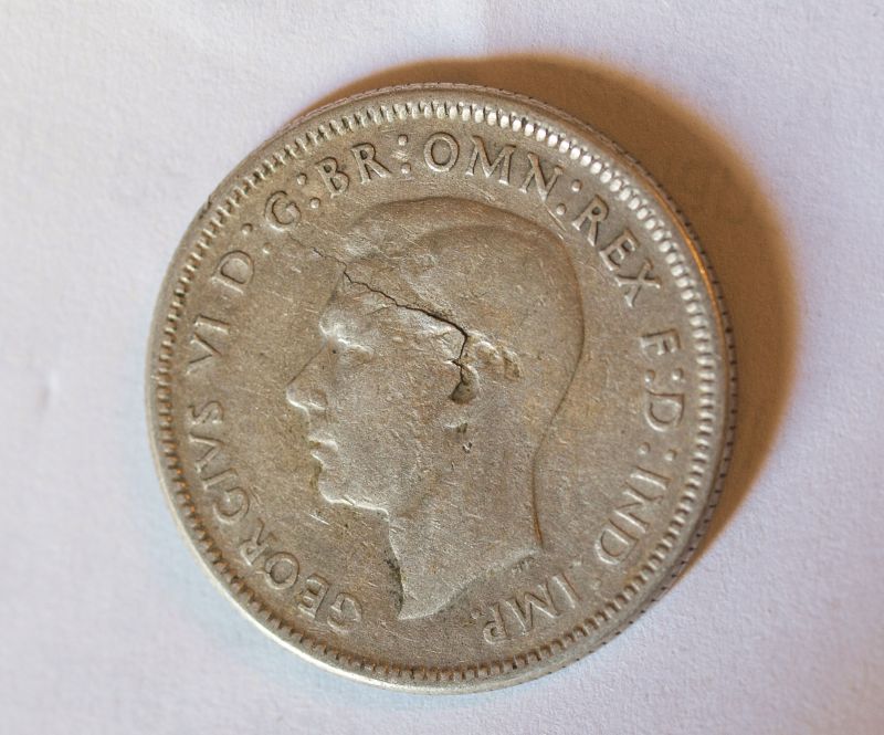 1946-Shilling---Planchet-Flaw