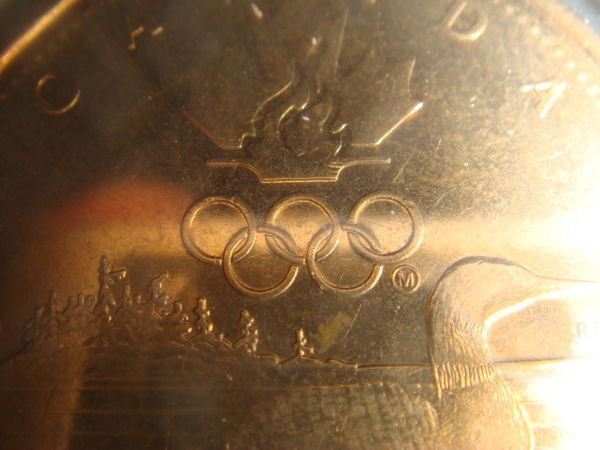 Loonie-Olympic-Ring-Error...?