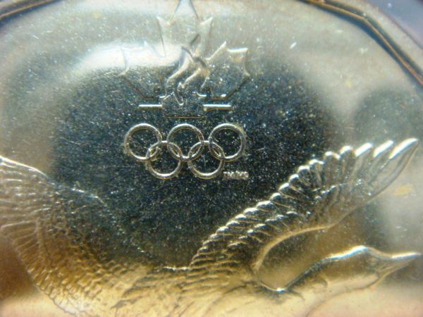 Loonie-Olympic-Ring-Error...?