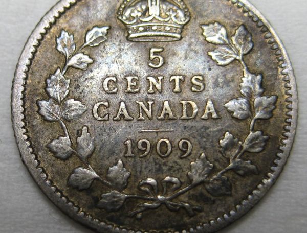 1909-Five-Cent,-Pointed-Or-Round-Leaves?
