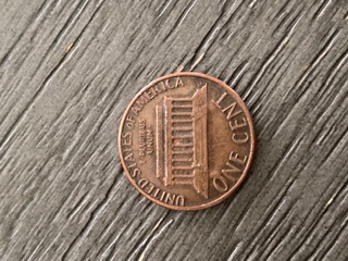 Any-Ideas-On-This-1984-D-Coin?-Cent