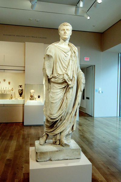 Caligula-Vesta-As--Joe-Geranio