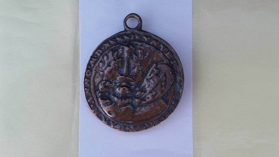 Can-Someone-Help--To-Identify--To-Old-Medals-?