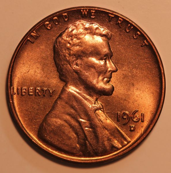 1961-D-Lincoln-With-Multiple-Curved-Lines-Inside-Ear