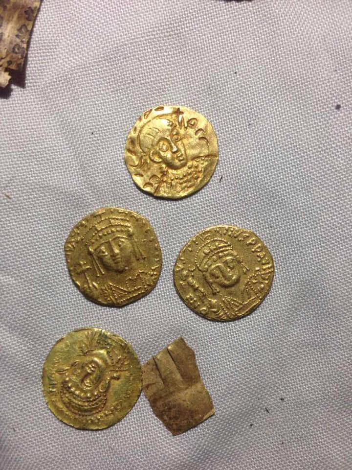 I-Hav-No-Ideea-What-I-Got,-First-Time-On-This-Forum-Coins,-Letter,-Ring