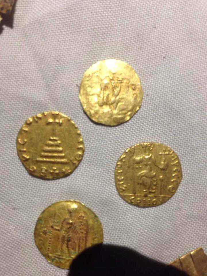 I-Hav-No-Ideea-What-I-Got,-First-Time-On-This-Forum-Coins,-Letter,-Ring