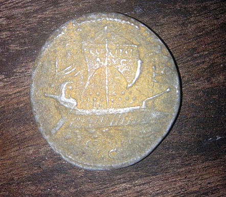 Possible-Hadrian-Crownless-Dupondius?