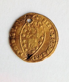 Need-Hlep-To-ID-This-Gold-Religious-Medallion