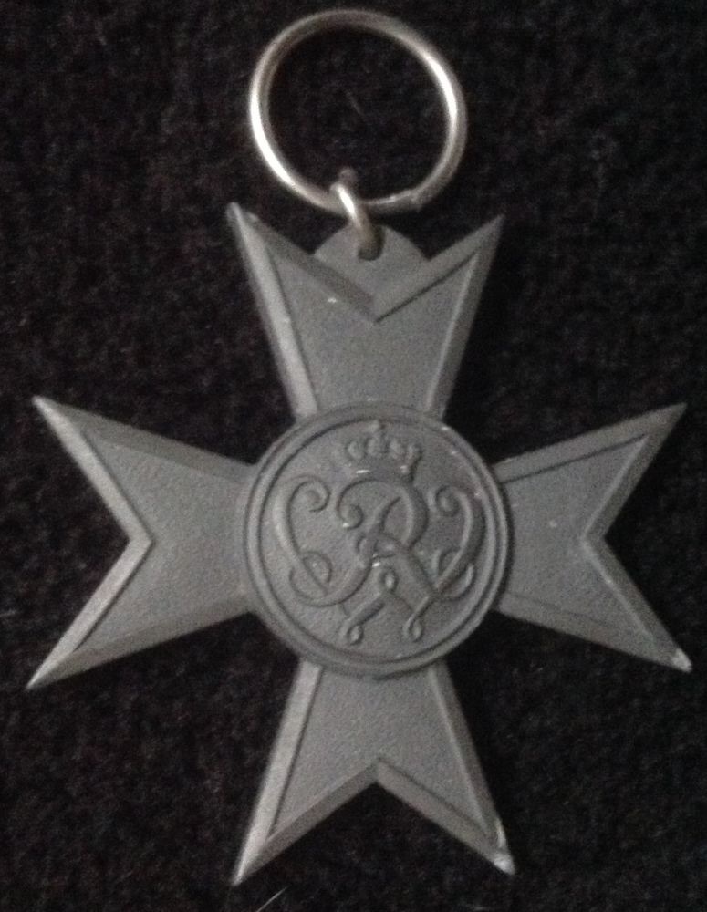 Need-Help-Identifying-3-Medals-Please.