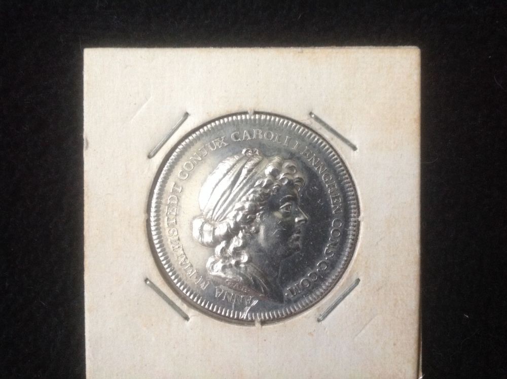 Hoping-Someone-Will-Be-Able-To-Identify-This-Medal.