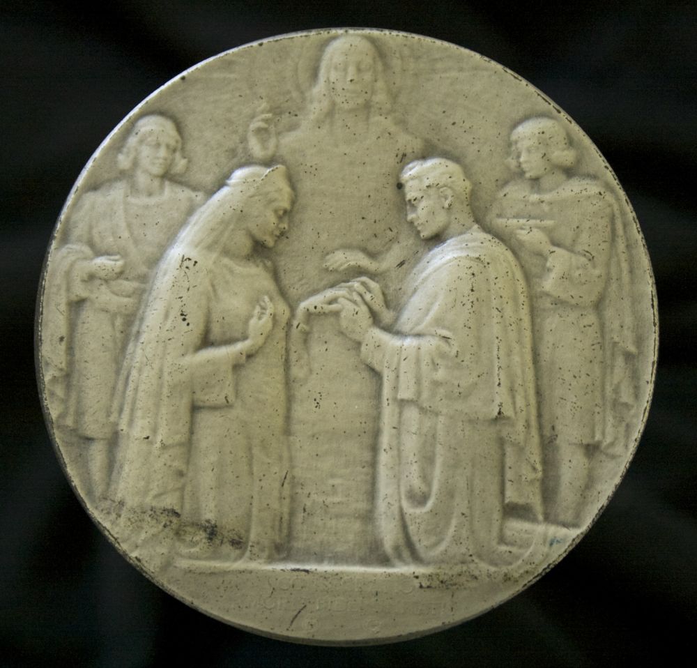 Older-Religious-Medals-By-The-Medallic-Art-Company