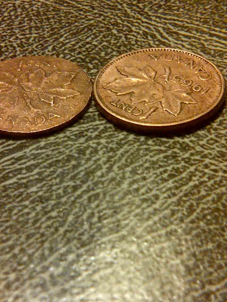 Canadian-1974-Penny--Any-Ideas-What-Happen-Here
