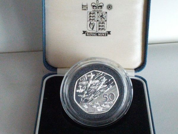 Silver-Proof-Piedfort-D-Day-Commemorative-50p-Coin