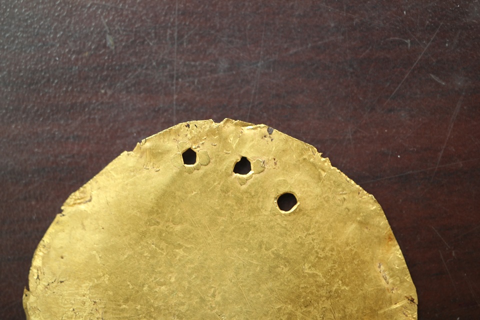 Possible-Gold-Ancient?-Or-Just-A-Chunk-Of-Gold?