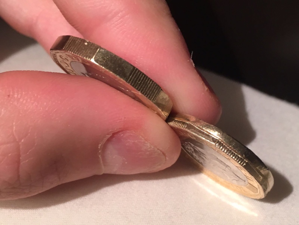 New-One-Pound-Error-Coin-/-Misprint