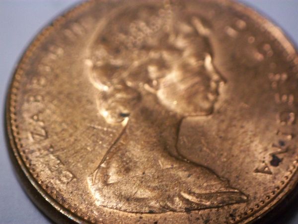 1978-Can.-Cent--Double-Queen's-Back.