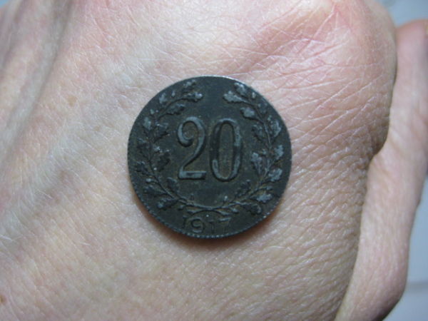Mint-Error-Or-Mutilation-Of-A-1917-Austria-20-Heller-Coin?