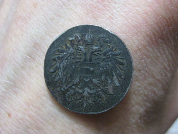 Mint-Error-Or-Mutilation-Of-A-1917-Austria-20-Heller-Coin?