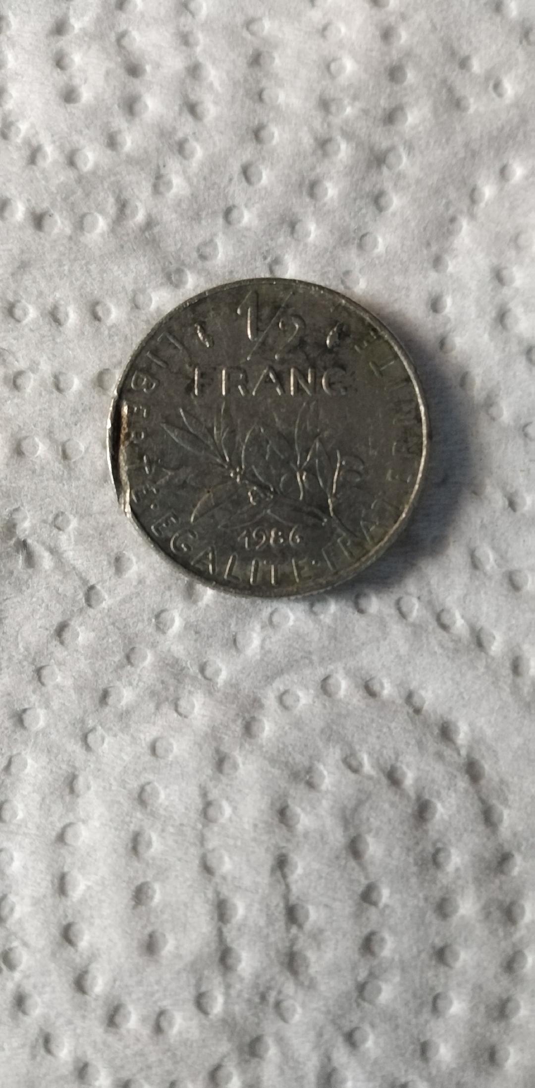 Please-Need-Help-With--1986-1/2-Franc-Republique-Fran�aise-.is-It-An-Error?