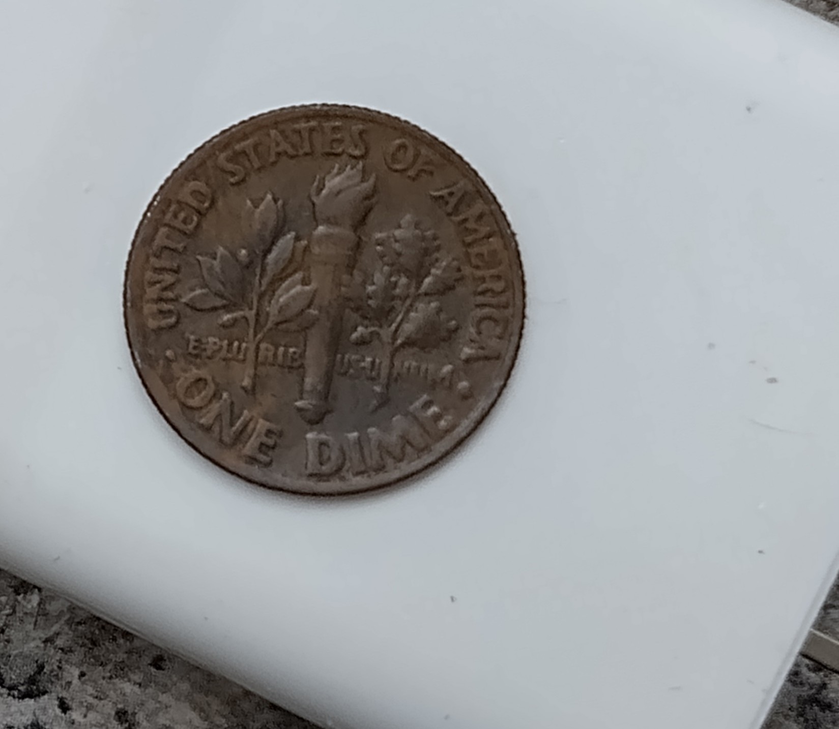 Found-This-In-A-Bank-Roll-1987-P-Dime-Missing-Clad-Layer-Or-Wrong-Planchette?-Any-Info?