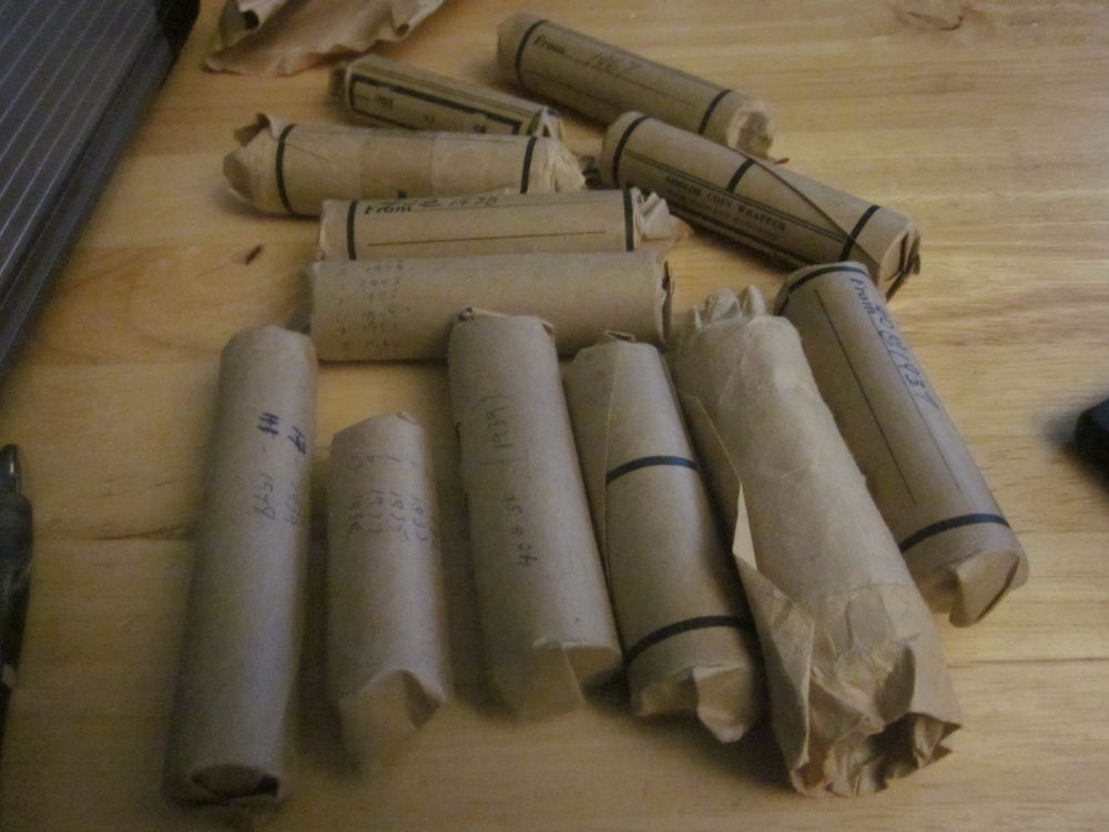 Storing-Coins-In-Rolls