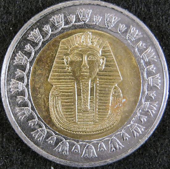 Tutankhamun-Death-Mask-24k-Golden-Pyramid-Coin