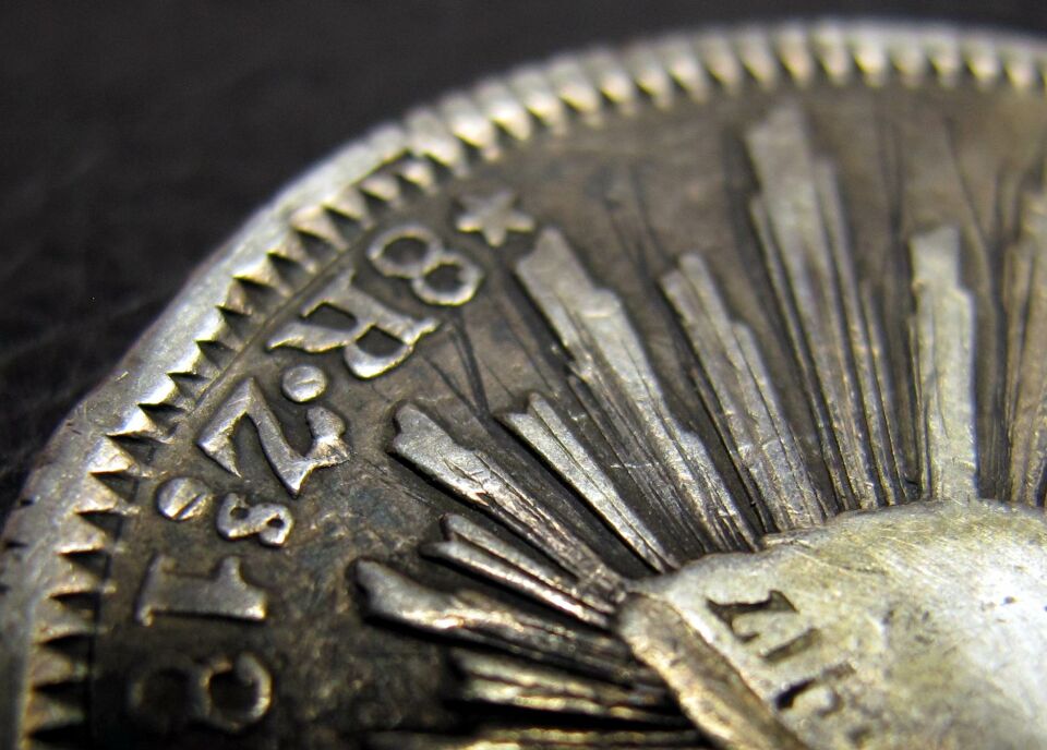 Interesting-1843zsom-Cap-&-Rays,-Scratches-Before-Striking?