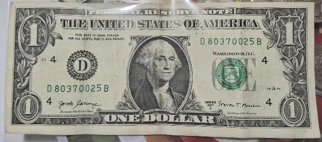 2017-A-Series-One-Dollar-Note-With-7-Green-Ink-Dots-And-A-Low-B