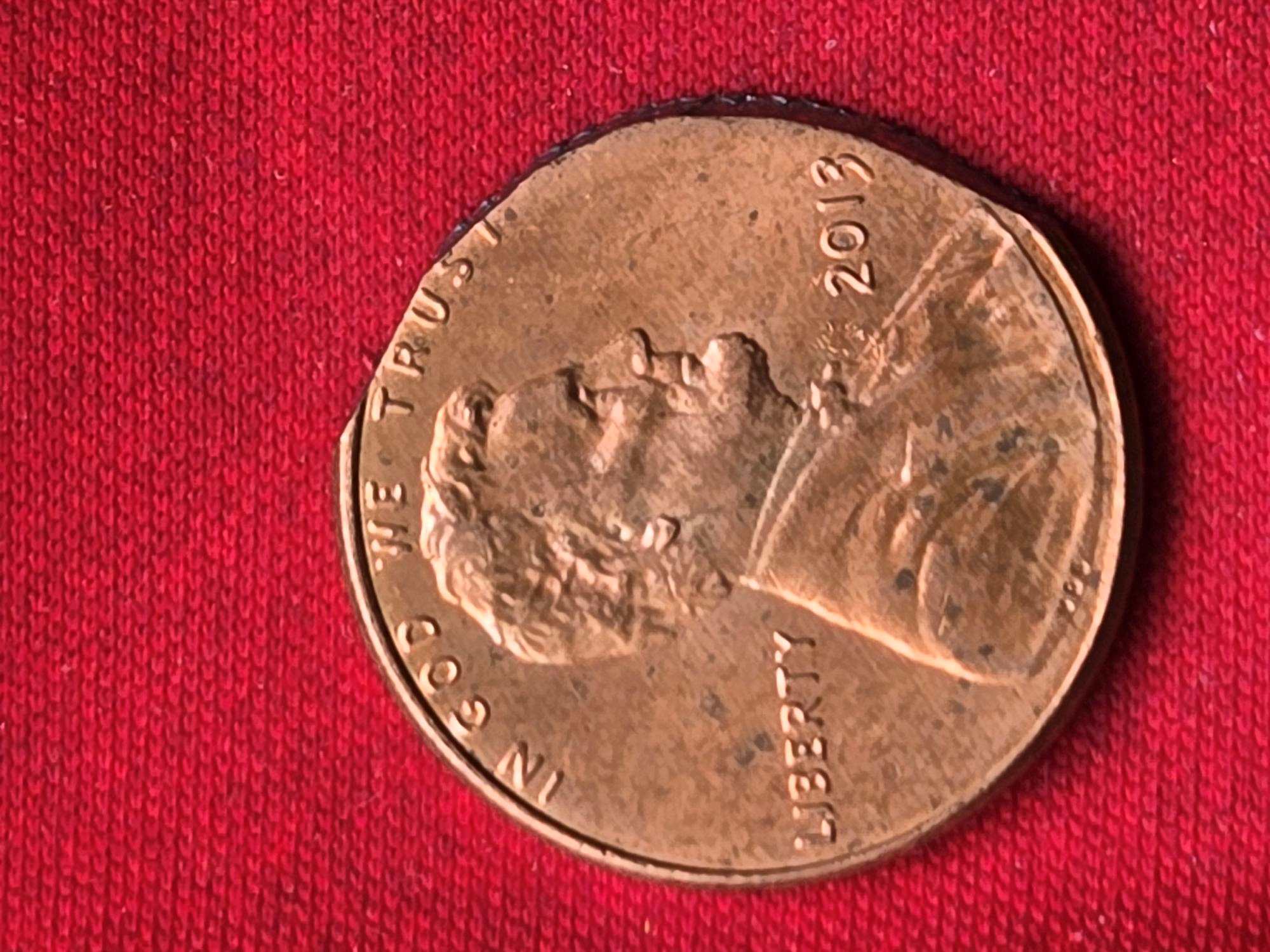 2013-Lincoln-Strange-Clip